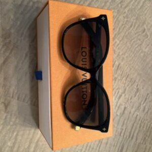 Louis Vuitton Sunglasses - Woman